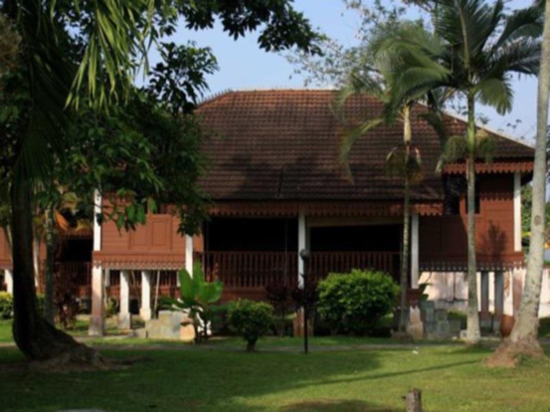 Green Village Pasir Salak Eco River Resort Kampung Gajah  エクステリア 写真