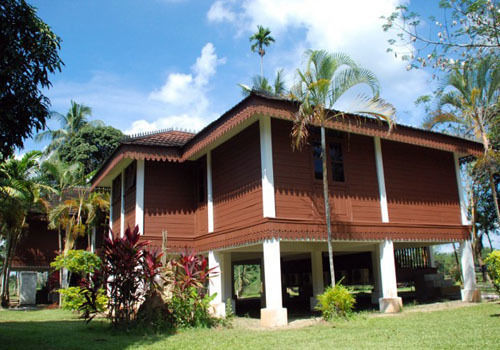 Green Village Pasir Salak Eco River Resort Kampung Gajah  エクステリア 写真